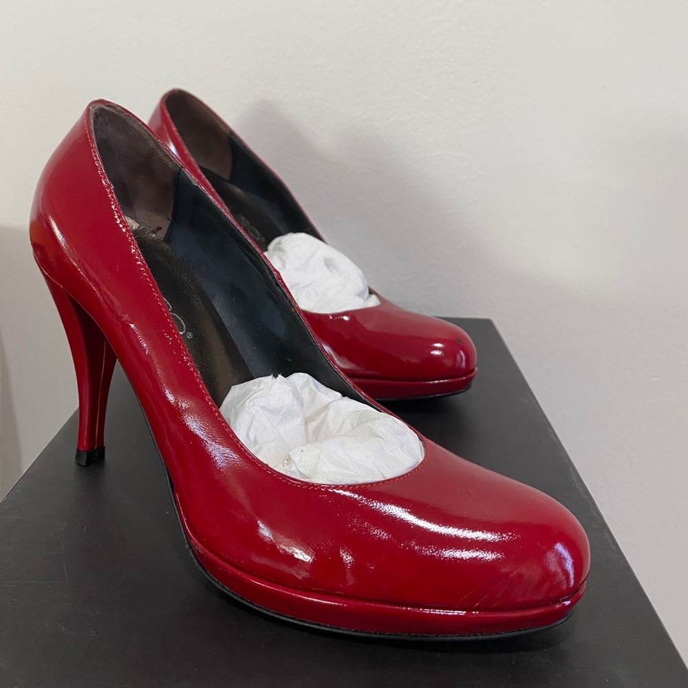 Peluso Women’s Size 35 EU Red Pump